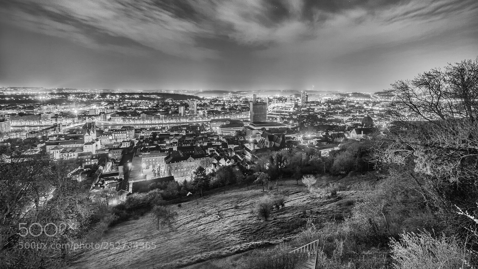 Canon EOS 5D Mark II sample photo. Liege at night photography