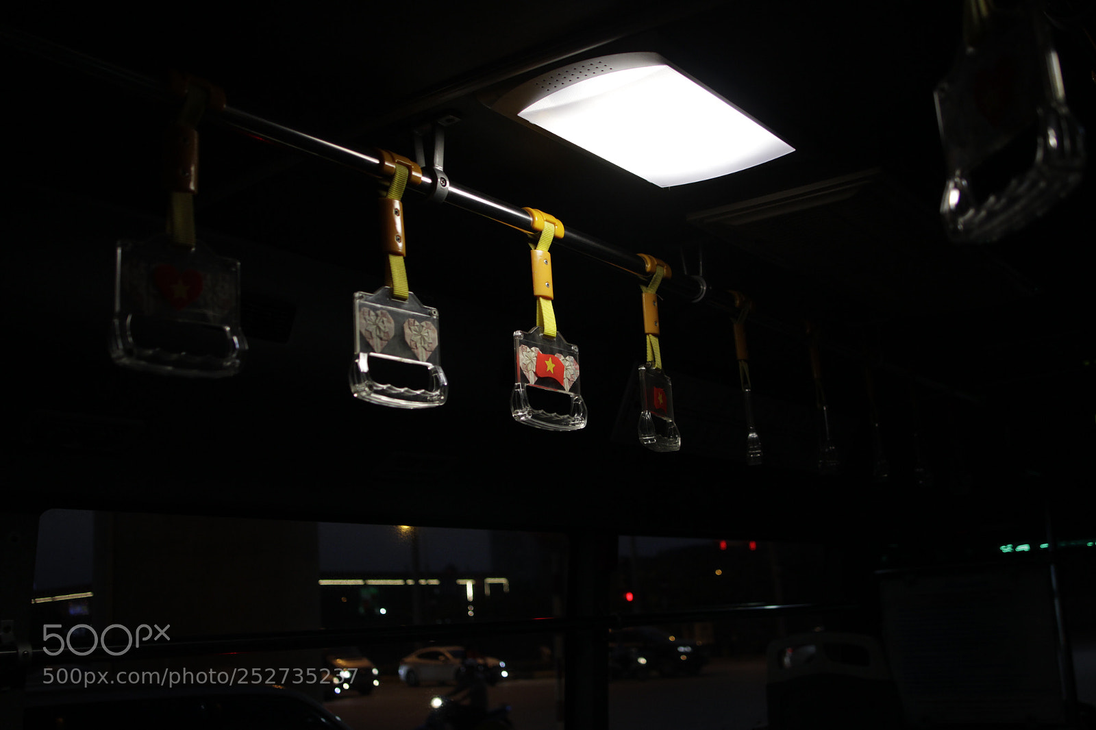 Canon EOS 700D (EOS Rebel T5i / EOS Kiss X7i) sample photo. Bus in hanoi photography