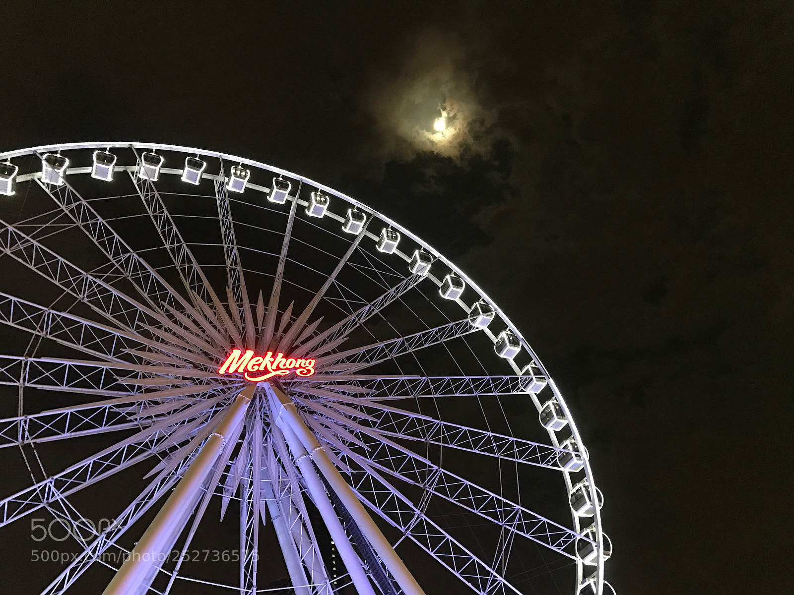 Apple iPhone 7 sample photo. Ferris wheel photography