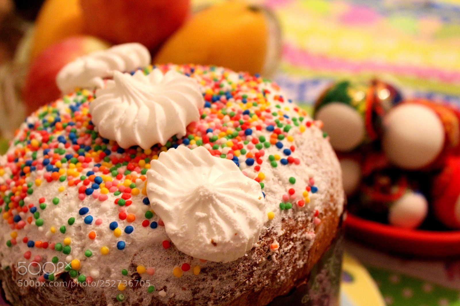 Canon EOS 1200D (EOS Rebel T5 / EOS Kiss X70 / EOS Hi) sample photo. Easter eggs and cake photography