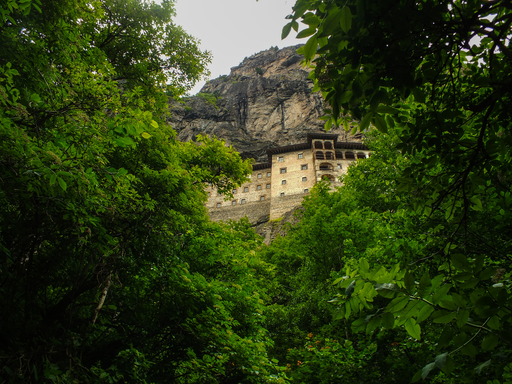 FujiFilm FinePix HS20 EXR (FinePix HS22 EXR) sample photo. Monastry at the edge of a mountain. photography