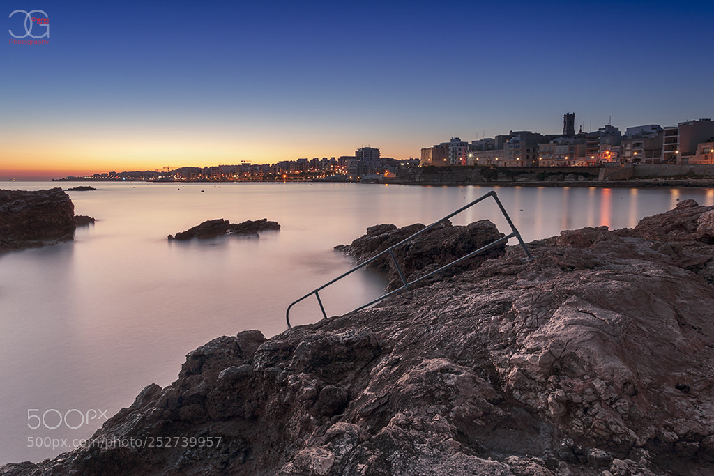 Canon EOS 5D Mark IV sample photo. On the rocks photography
