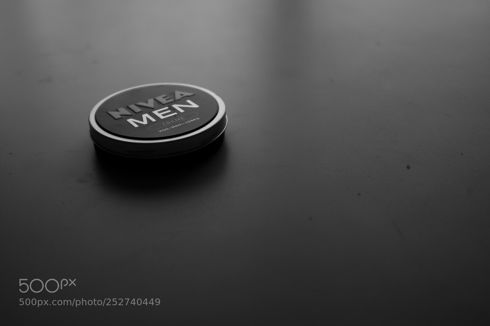 Fujifilm X100T sample photo. Nivea photography
