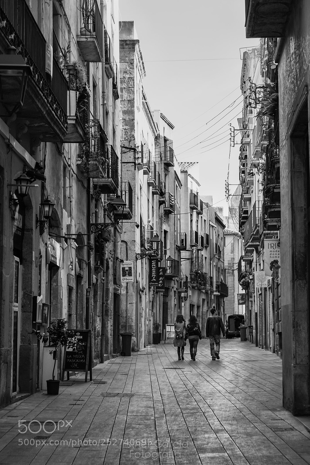 Fujifilm X-T1 sample photo. Main street photography