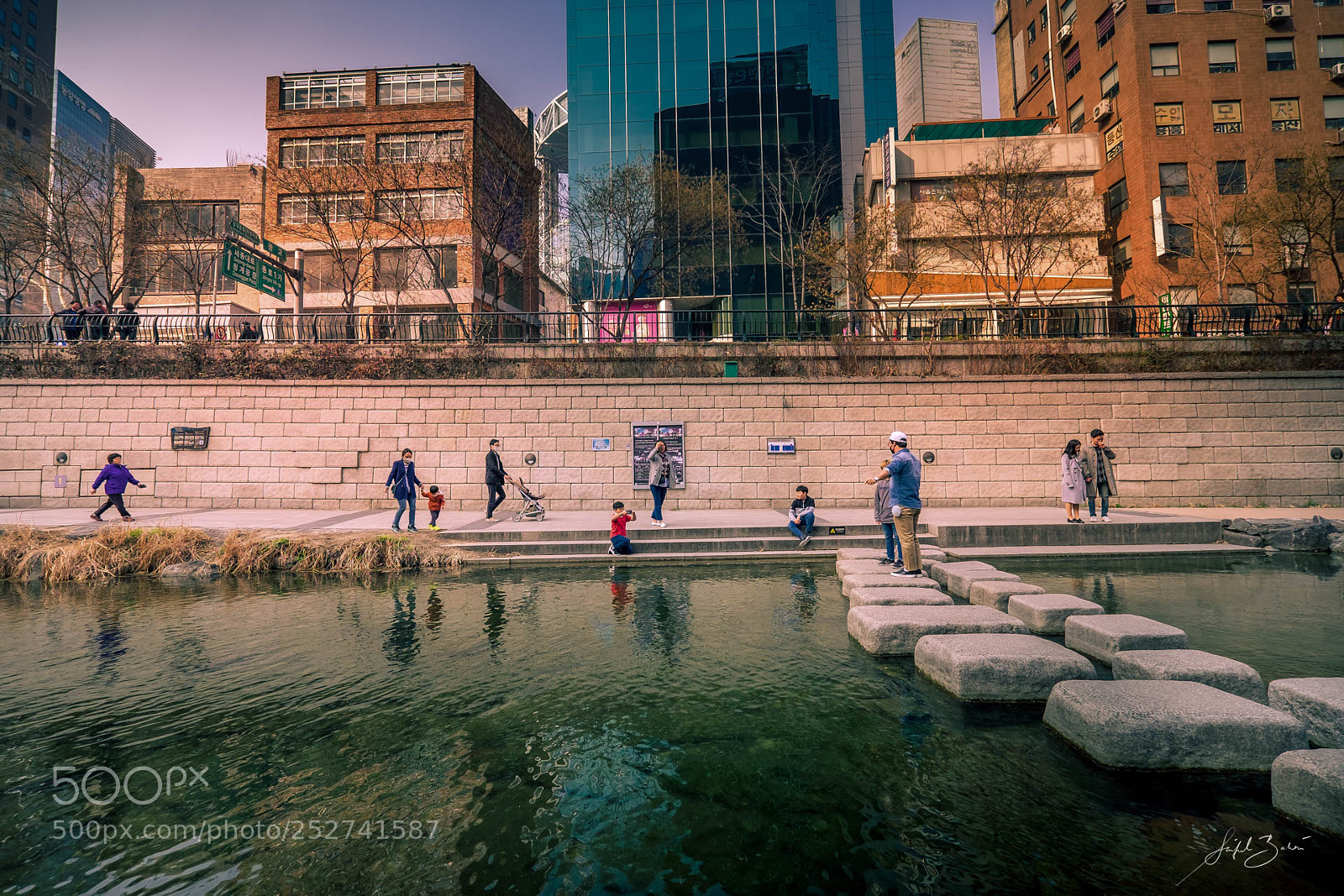 Fujifilm X-T1 sample photo. Cheonggyecheon stream, seoul photography