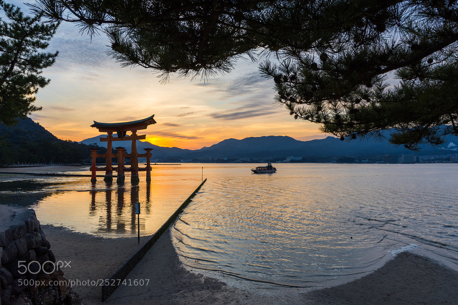 Nikon D7200 sample photo. Miyajima temple photography