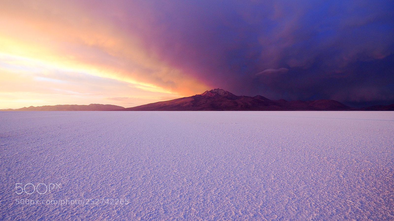 Olympus OM-D E-M1 Mark II sample photo. Sunset on the salar photography
