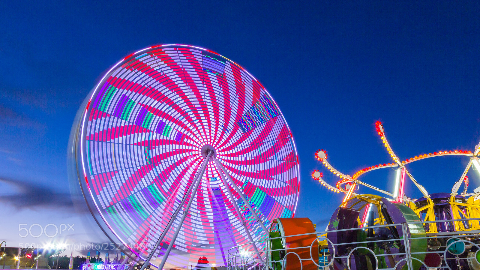 Canon EOS 60D sample photo. Fair at night photography