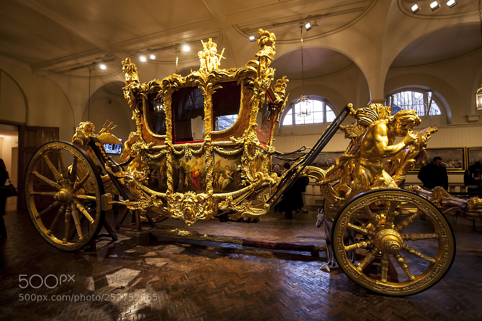 Canon EOS 5D sample photo. Gold state coach. photography
