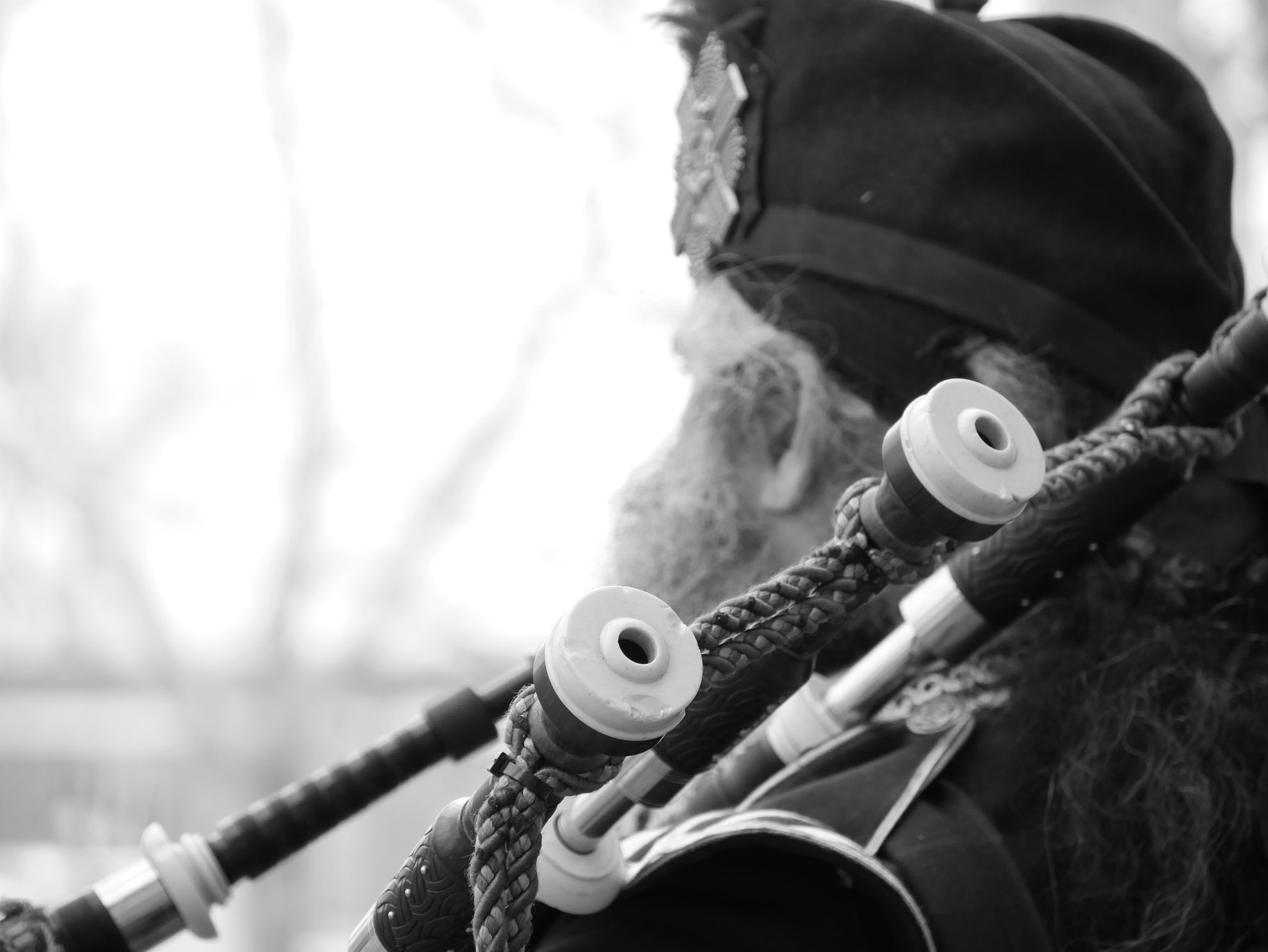 Panasonic Lumix DMC-GF7 sample photo. Bagpipe musician photography