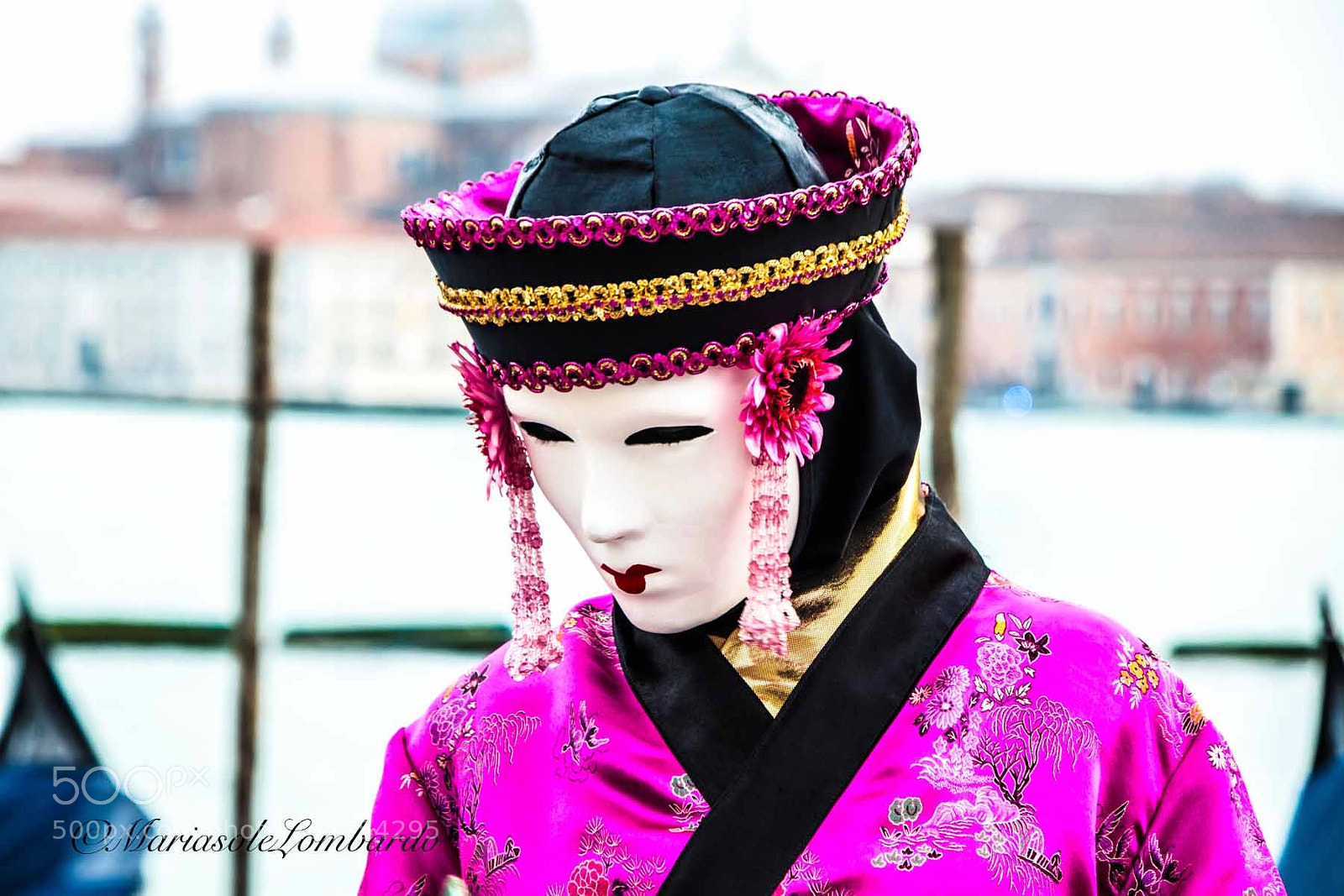 Canon EOS M5 sample photo. A mask in venice 4 photography