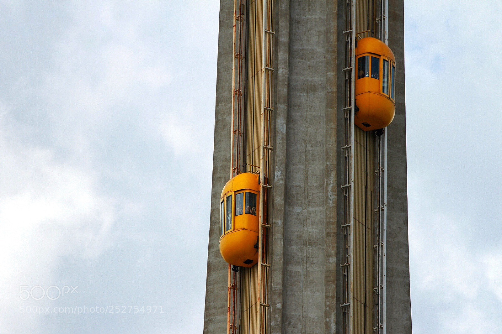 Canon EOS 7D sample photo. Up and down photography