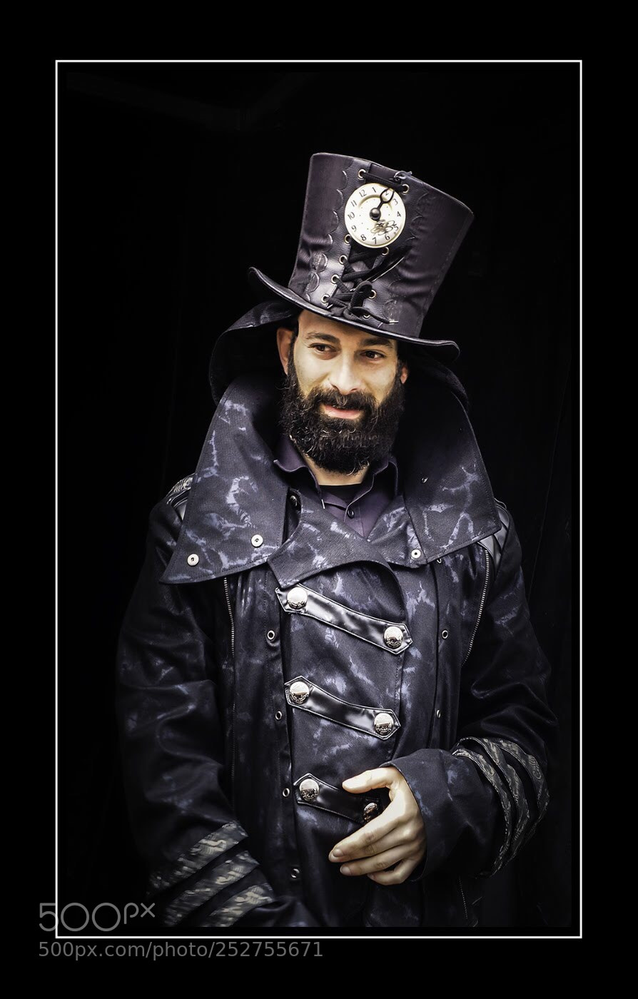 Olympus OM-D E-M5 II sample photo. Alice in wonderland character photography