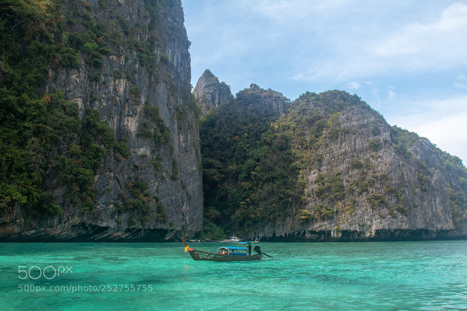 Canon EOS 70D sample photo. Blue sea photography