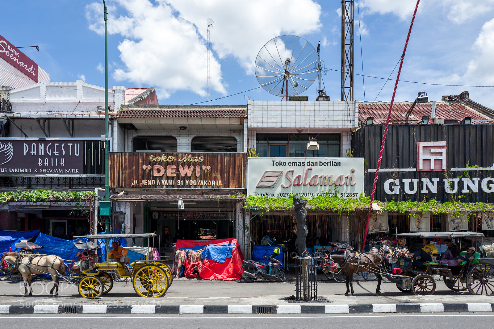 Leica Q (Typ 116) sample photo. Yogyakarta, indonesia - horse-drawn photography