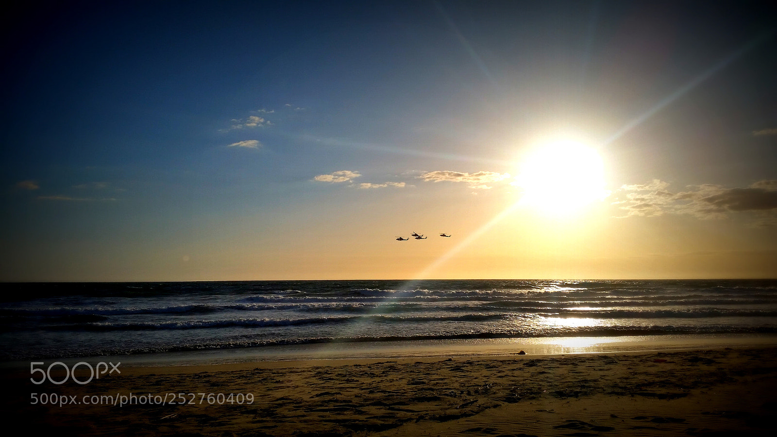 Samsung Galaxy S5 sample photo. Beach copters photography