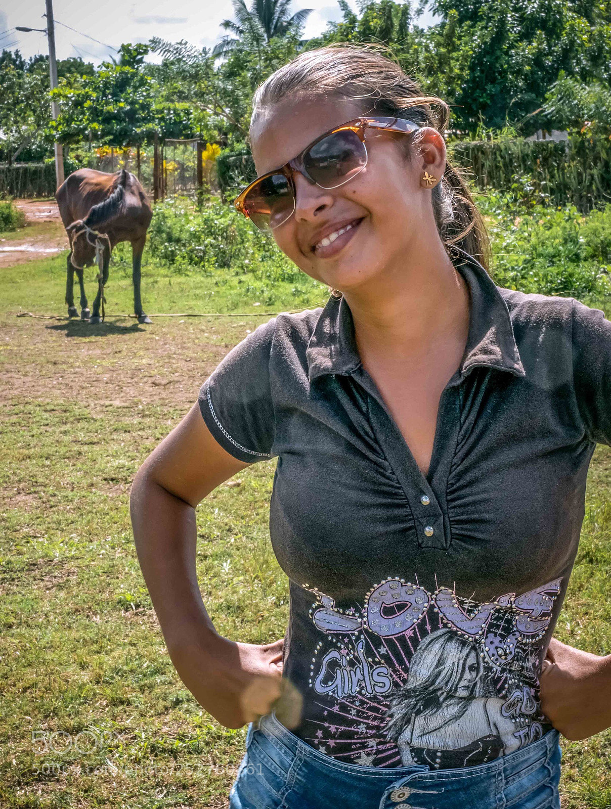 Olympus OM-D E-M5 II sample photo. Girl in cuba ??  photography