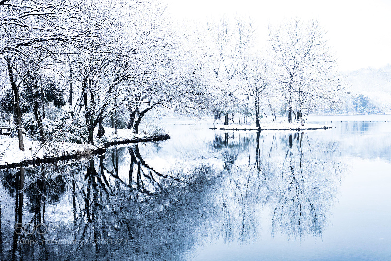 Canon EOS 5DS R sample photo. Snow lake photography