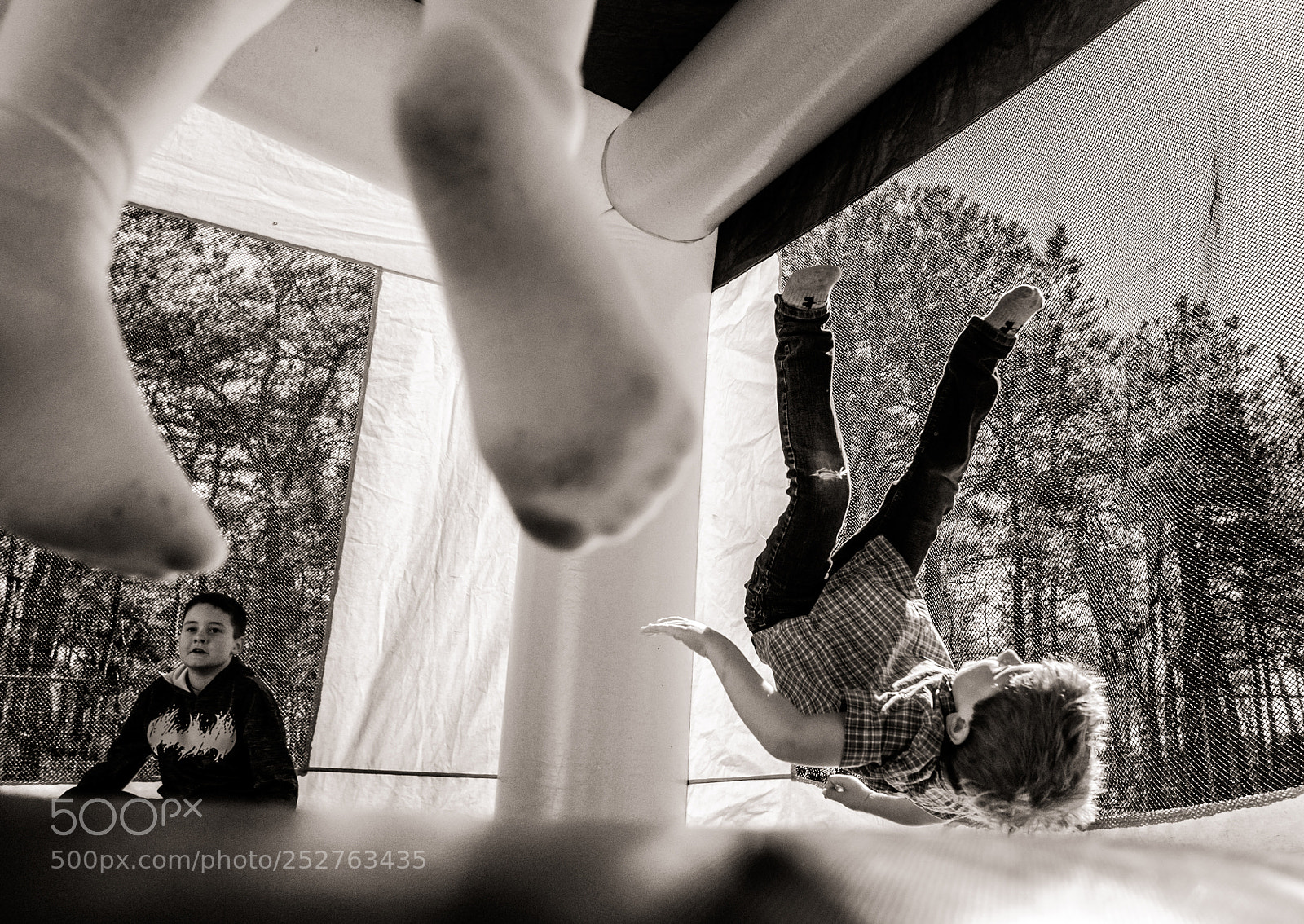 Fujifilm X-T1 sample photo. Bounce photography