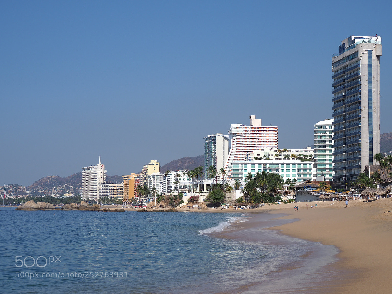 Olympus OM-D E-M1 Mark II sample photo. Scenic panorama of sandy photography