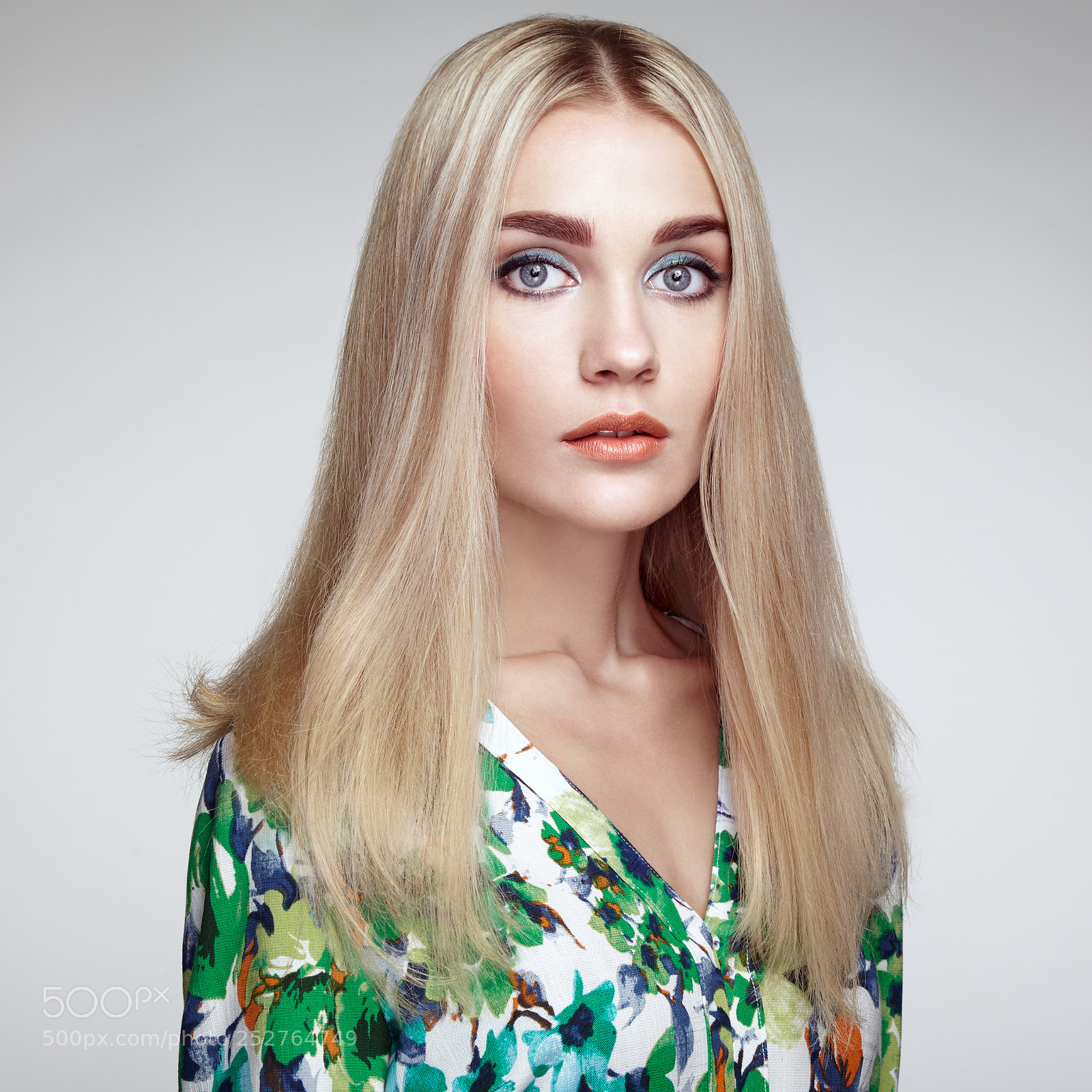 Canon EOS 5D Mark II sample photo. Fashion portrait of elegant photography
