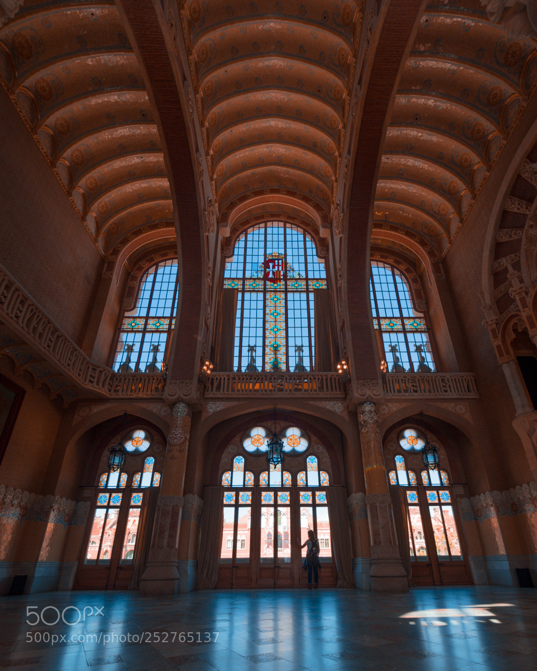 Olympus OM-D E-M10 II sample photo. Hospital sant pau photography