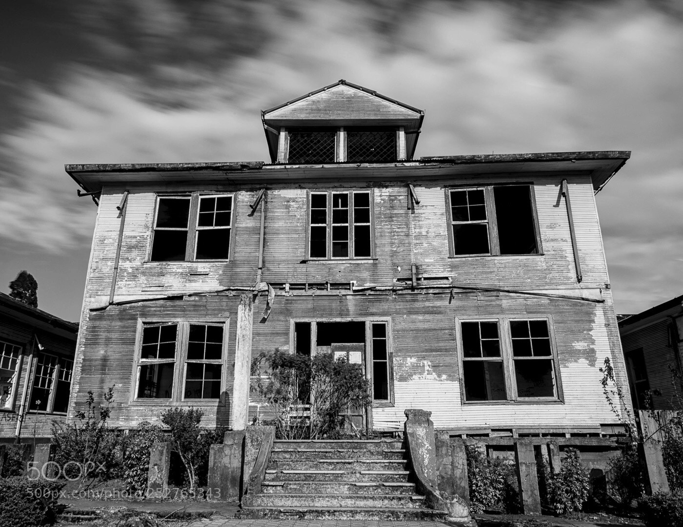 Canon EOS 5D Mark IV sample photo. Still standing hospital photography