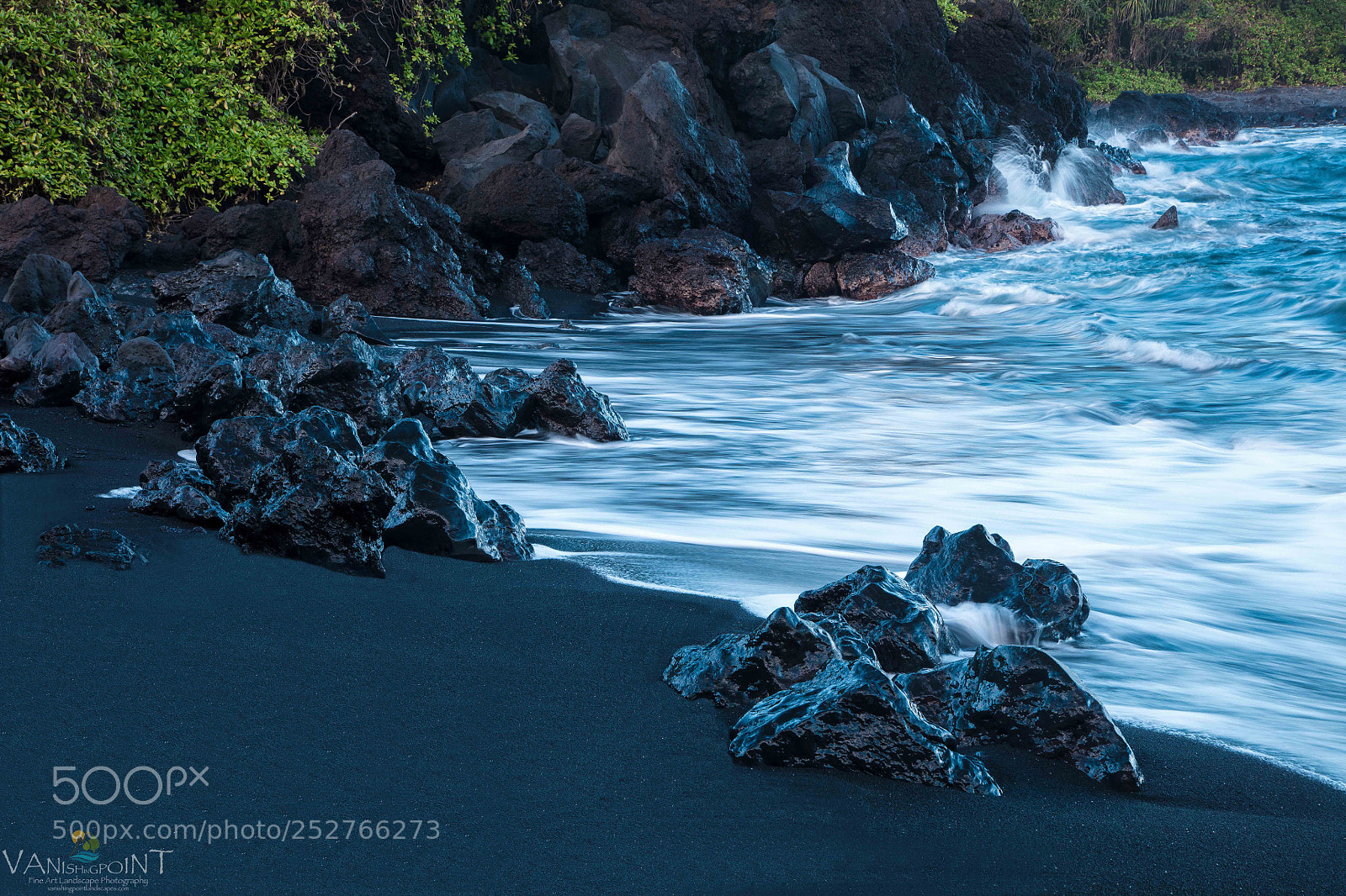 Canon EOS 5DS R sample photo. Black sands photography