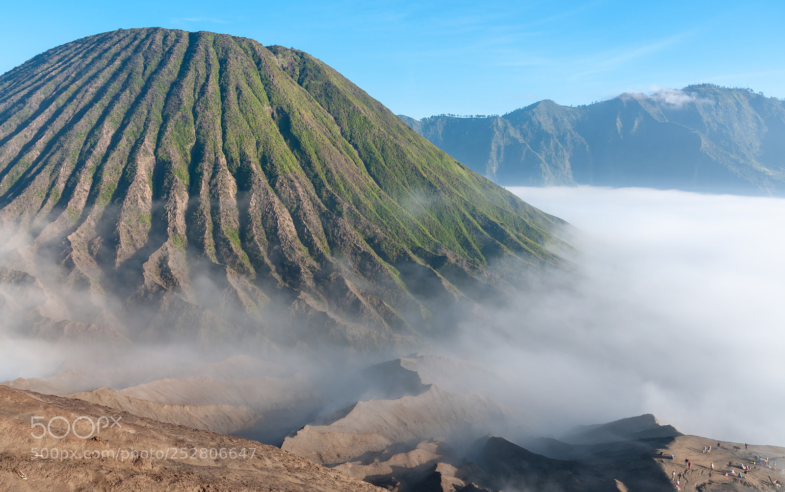 Nikon D90 sample photo. Next to the bromo photography