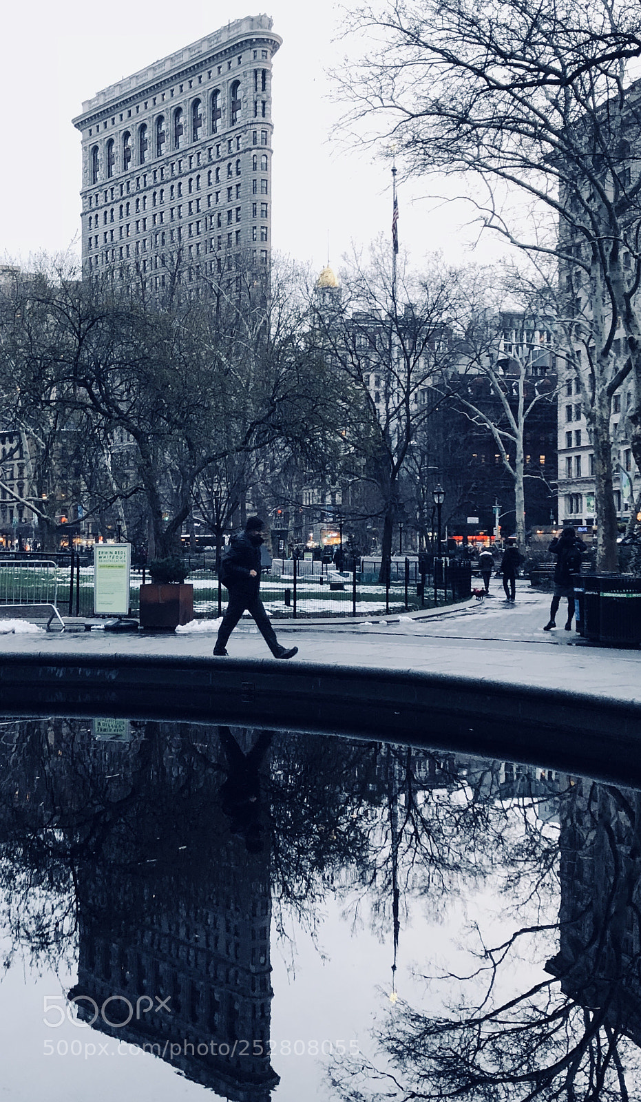 Apple iPhone X sample photo. Reflection in the inverted photography