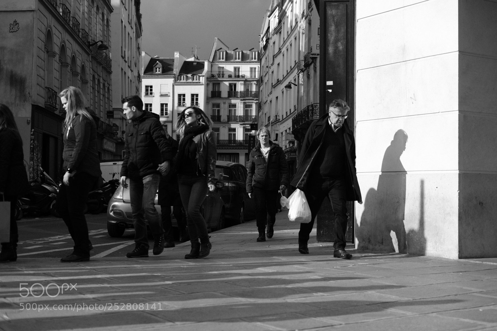 Fujifilm X-Pro2 sample photo. Pedestrian paris photography