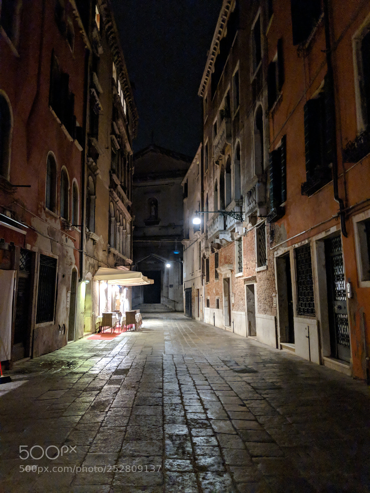 Google Pixel 2 sample photo. Table for 2 photography