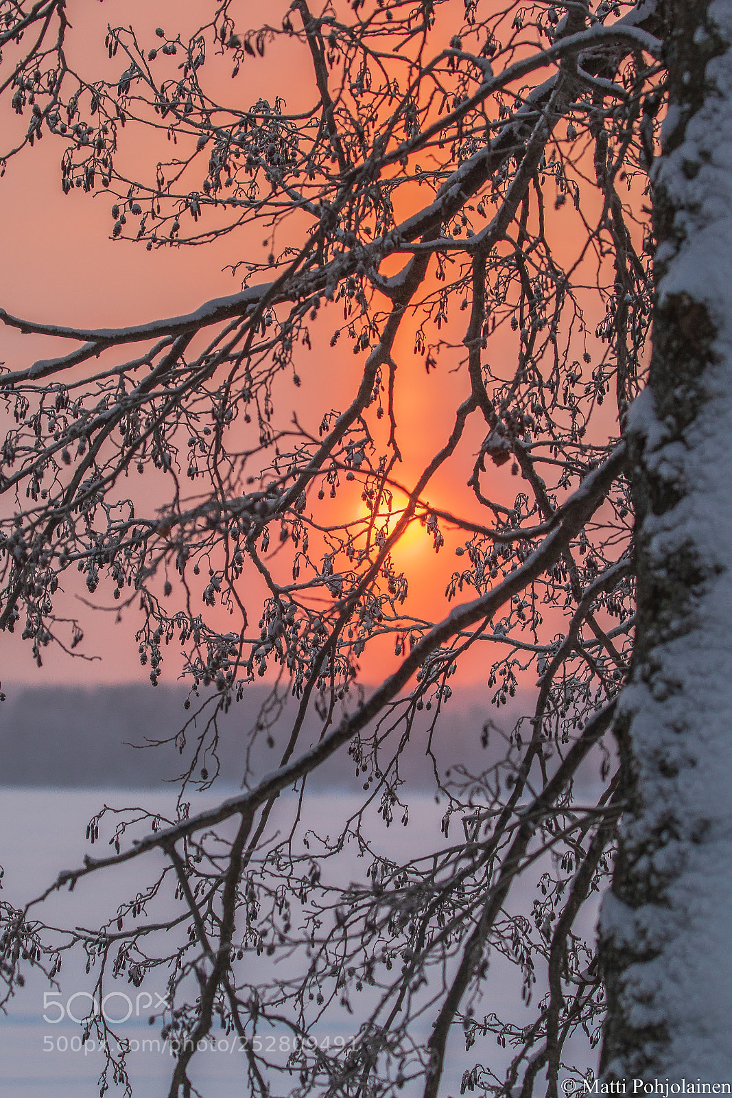 Canon EOS 7D Mark II sample photo. Sun pillar photography