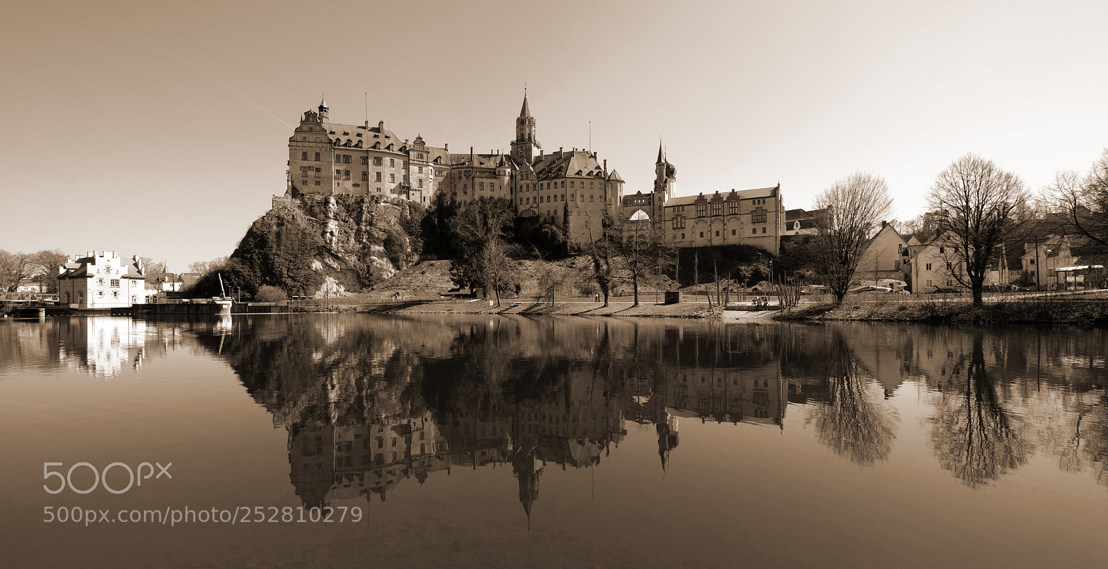 Fujifilm X-T2 sample photo. Schloss sigmaringen sepia photography