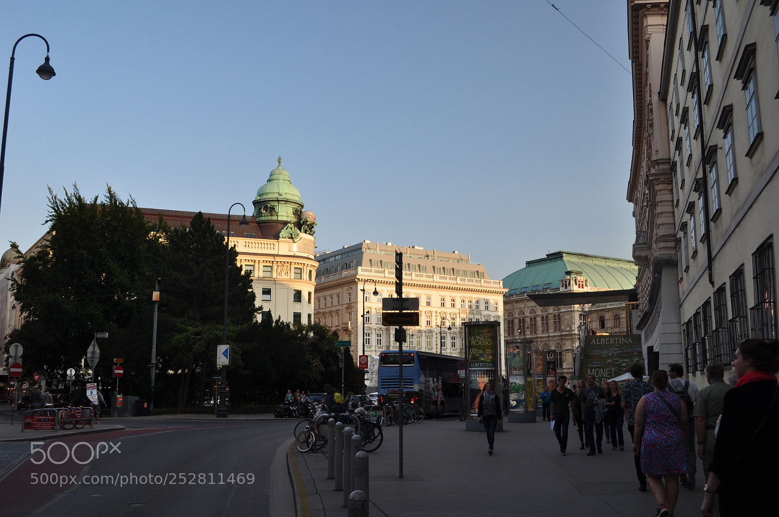 Nikon D5000 sample photo. Vienna street 02 photography