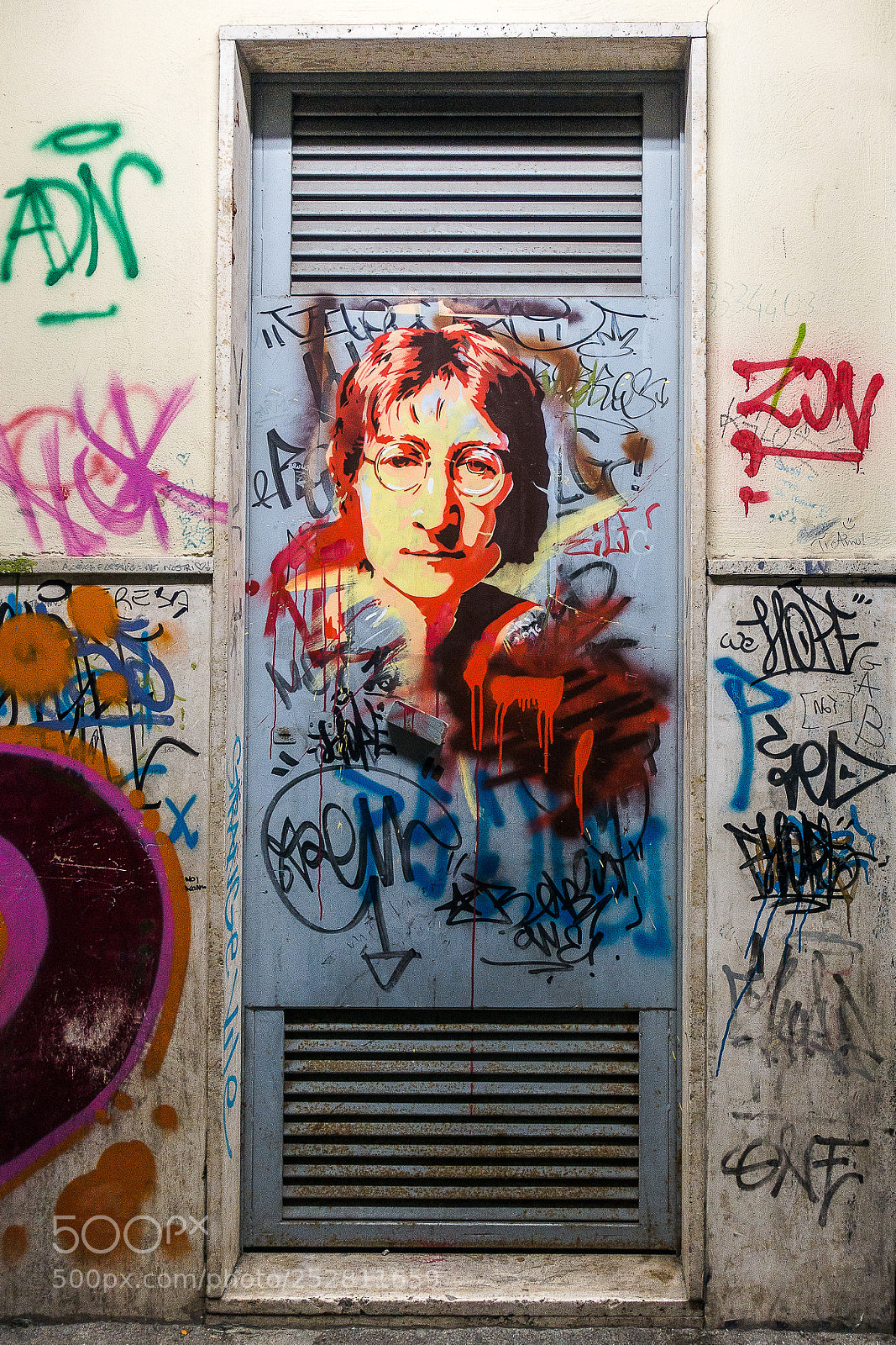 Sony Cyber-shot DSC-RX100 IV sample photo. John lennon in a photography