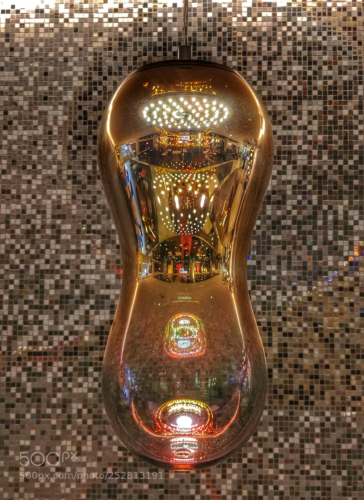 LG G6 sample photo. Bulb-ous photography