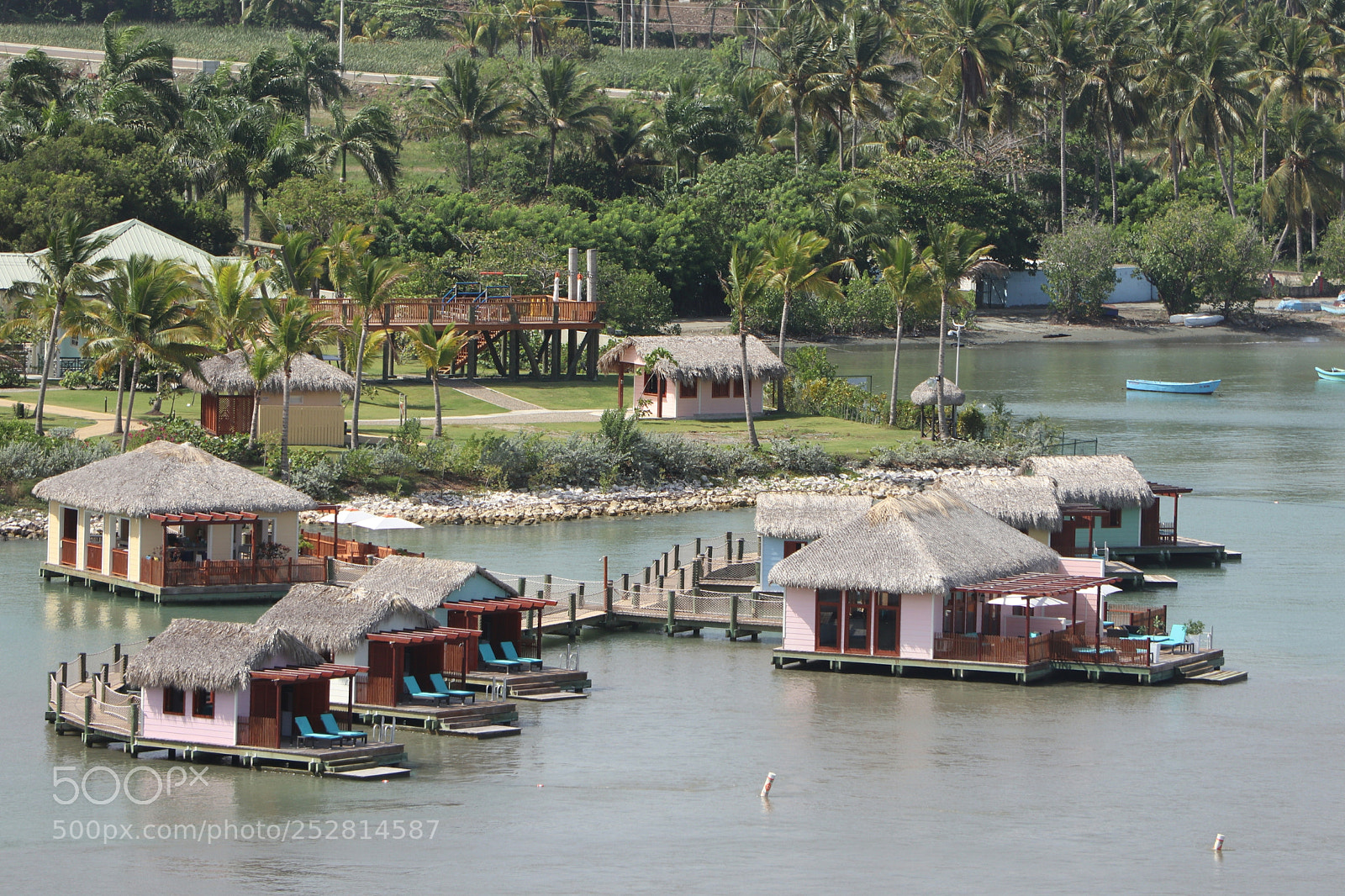 Canon EOS M6 sample photo. Huts in dr closeup photography