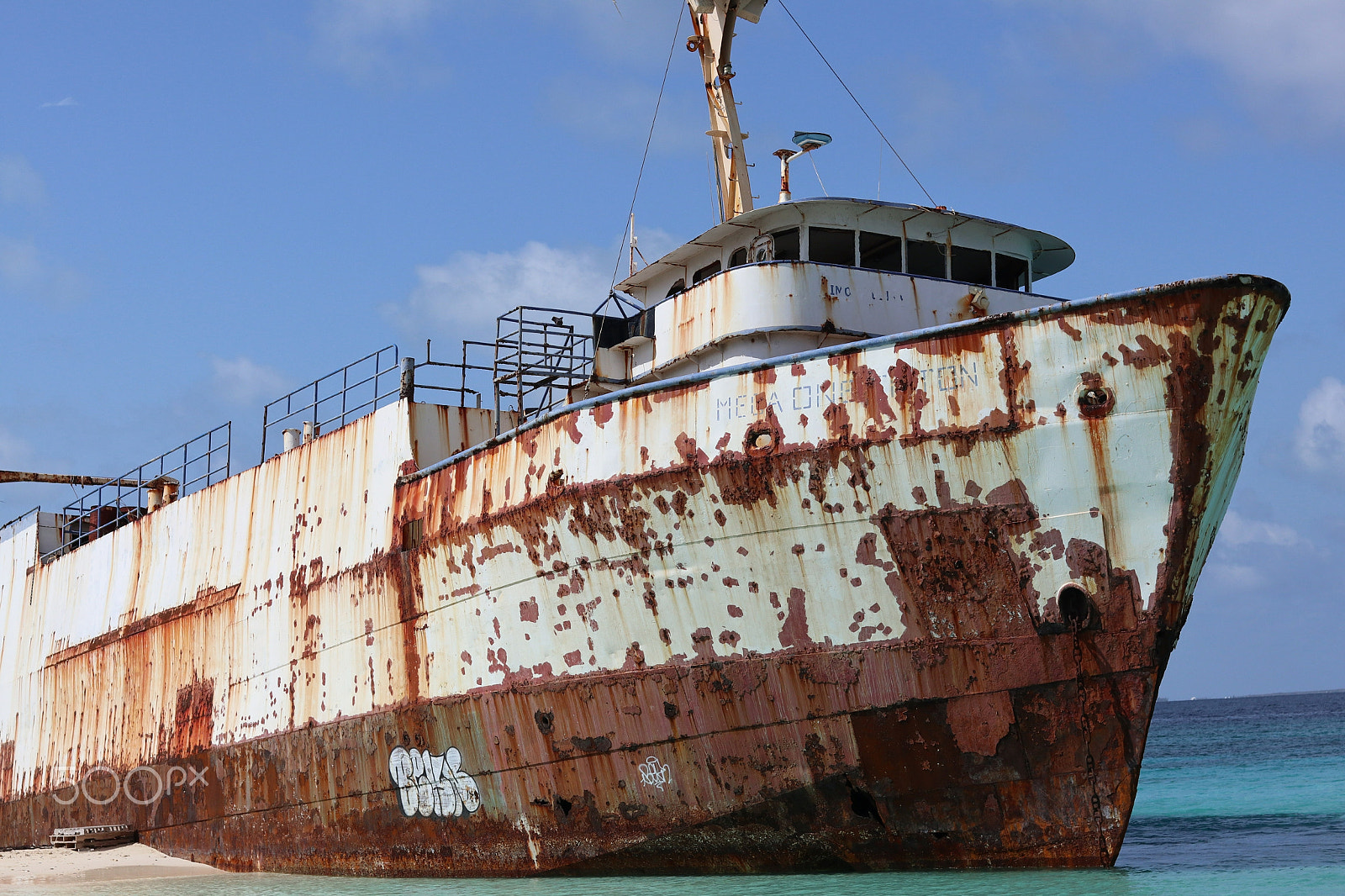 Canon EOS M6 + Canon EF 50mm F1.8 STM sample photo. Shipwreck photography