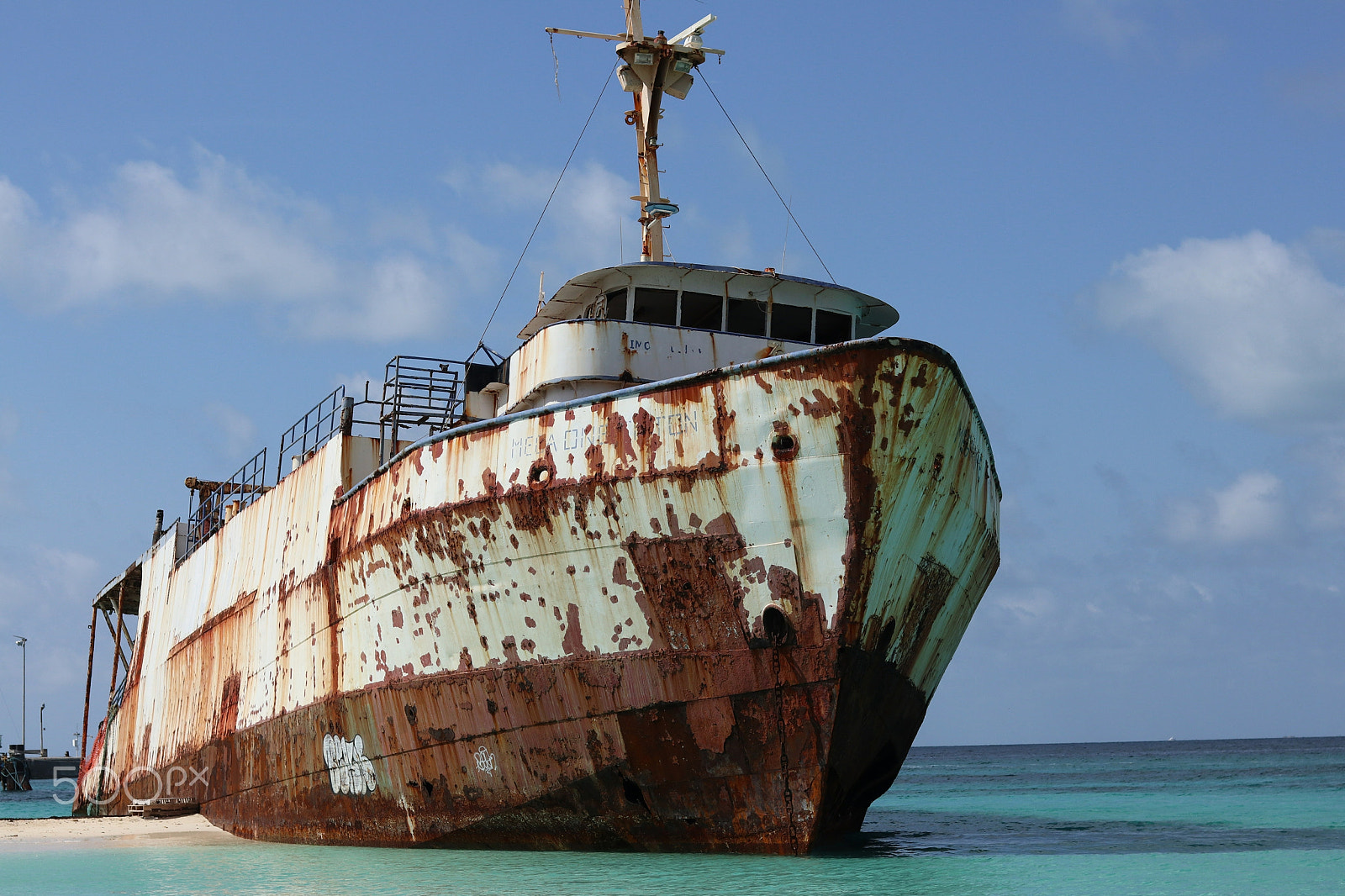 Canon EOS M6 + Canon EF 50mm F1.8 STM sample photo. Shipwreck photography