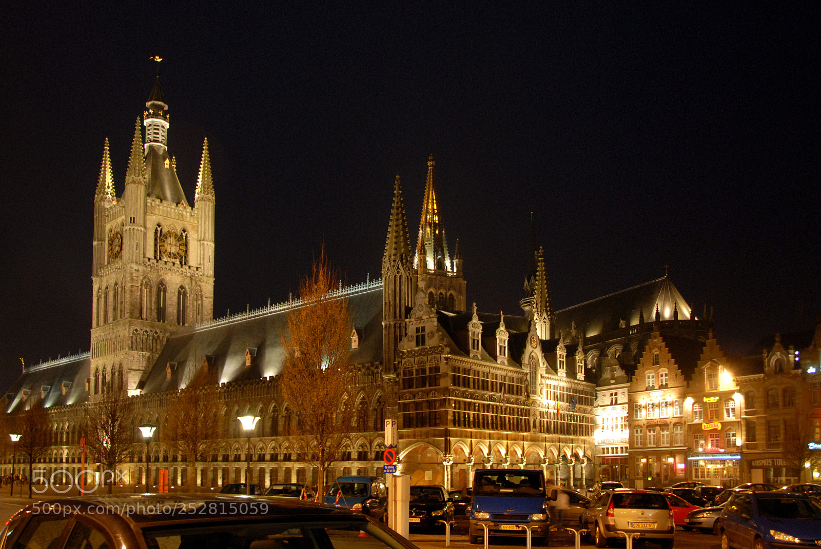 Nikon D200 sample photo. The cloth house, ypres photography