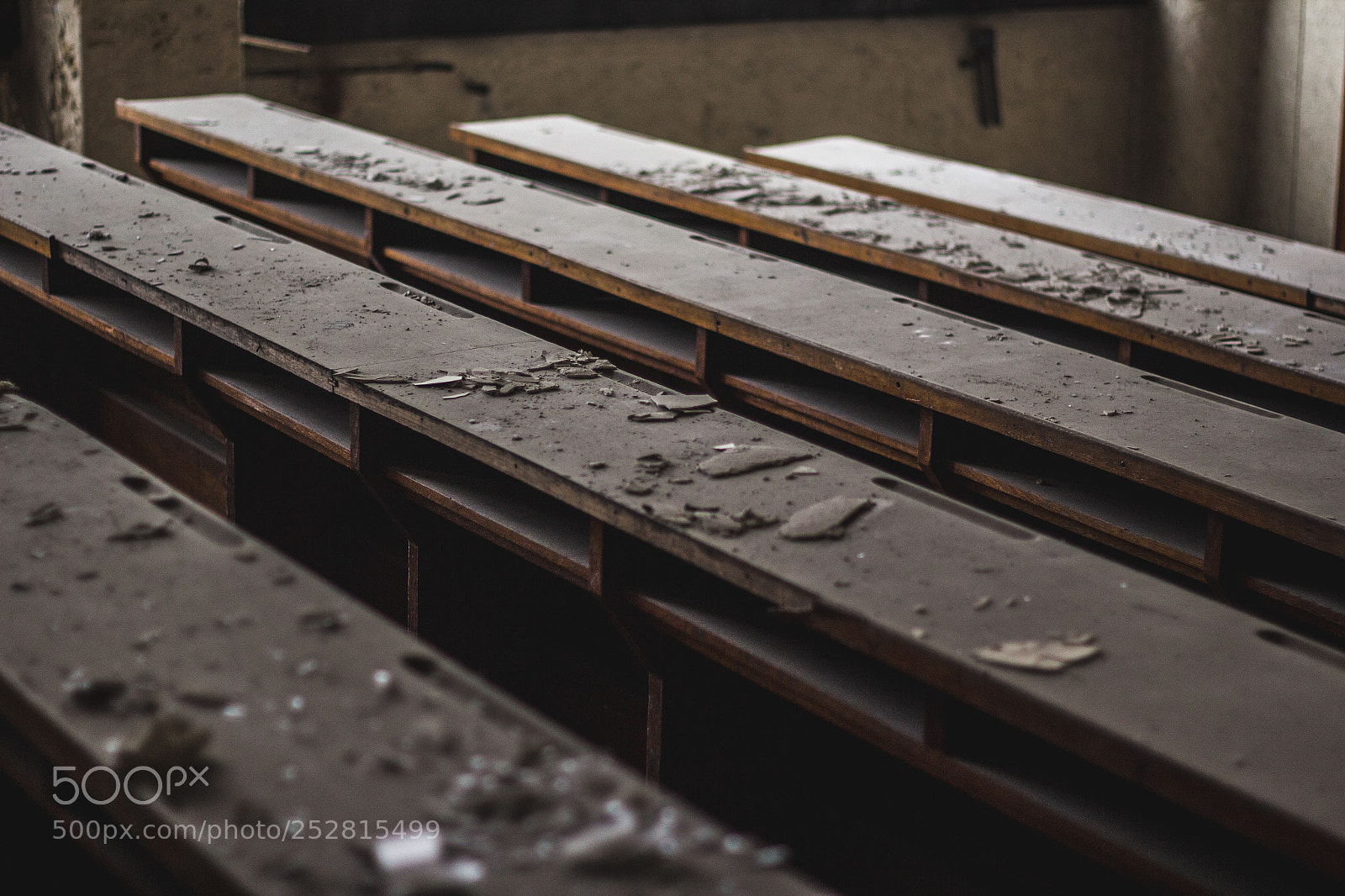 Canon EOS 600D (Rebel EOS T3i / EOS Kiss X5) sample photo. Desks photography