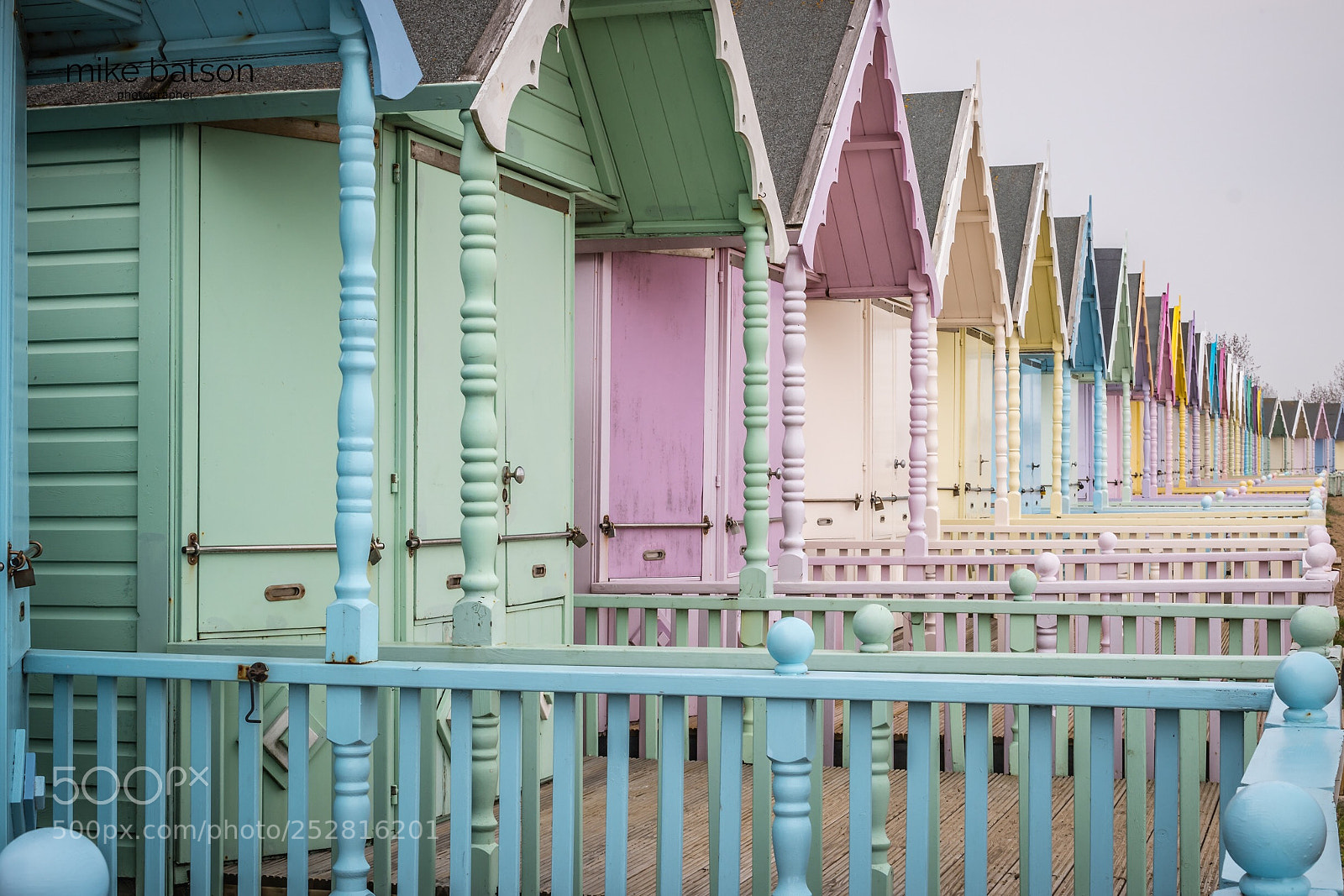 Canon EOS 7D Mark II sample photo. Pastel beach huts photography