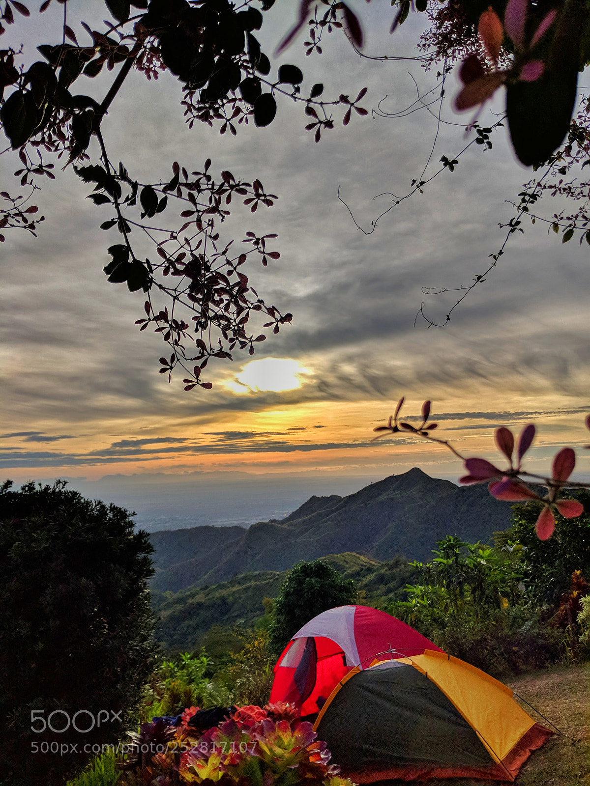 Google Pixel 2 sample photo. Sunrise at campsite photography