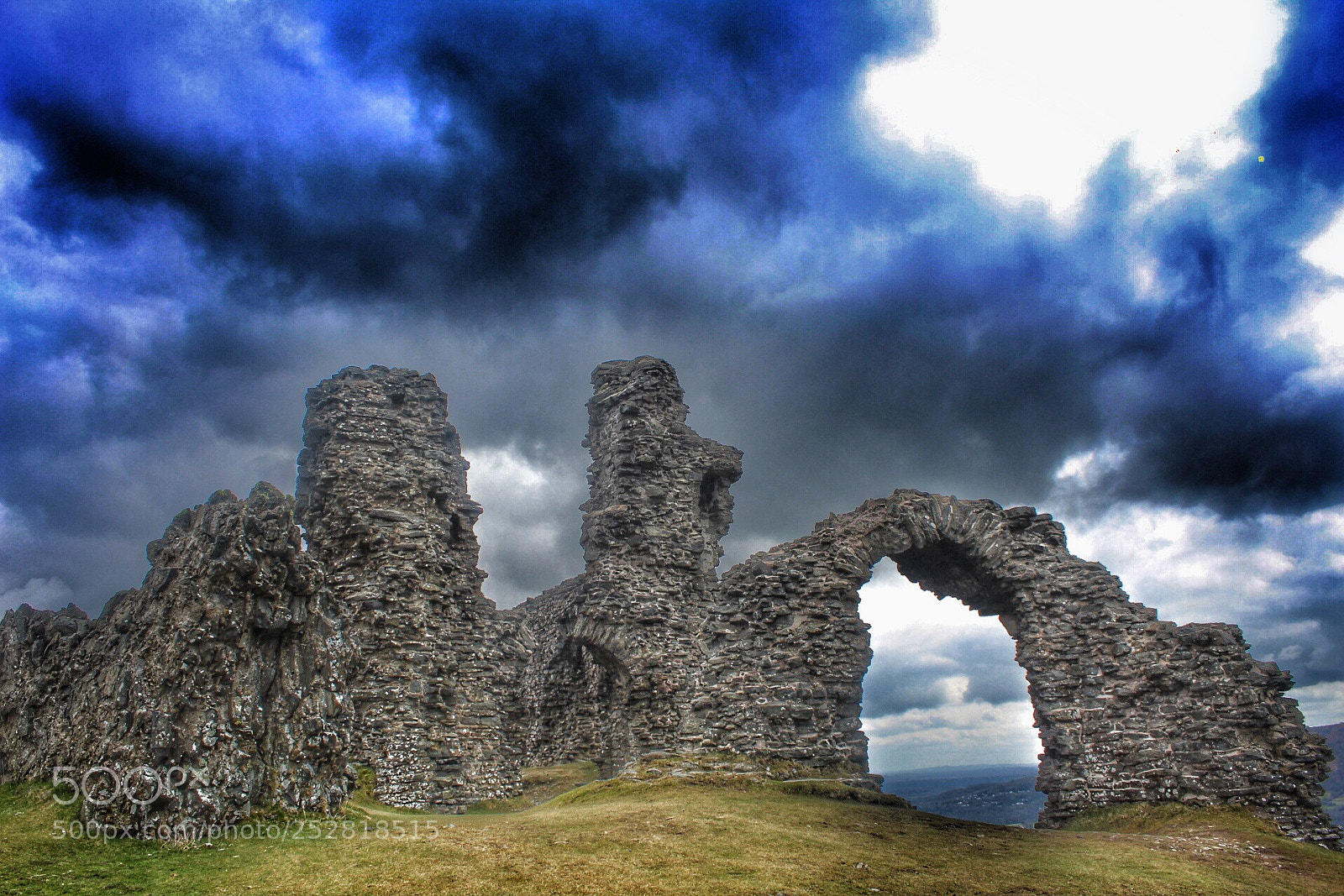 Canon EOS 1300D (EOS Rebel T6 / EOS Kiss X80) sample photo. Dinas bran photography