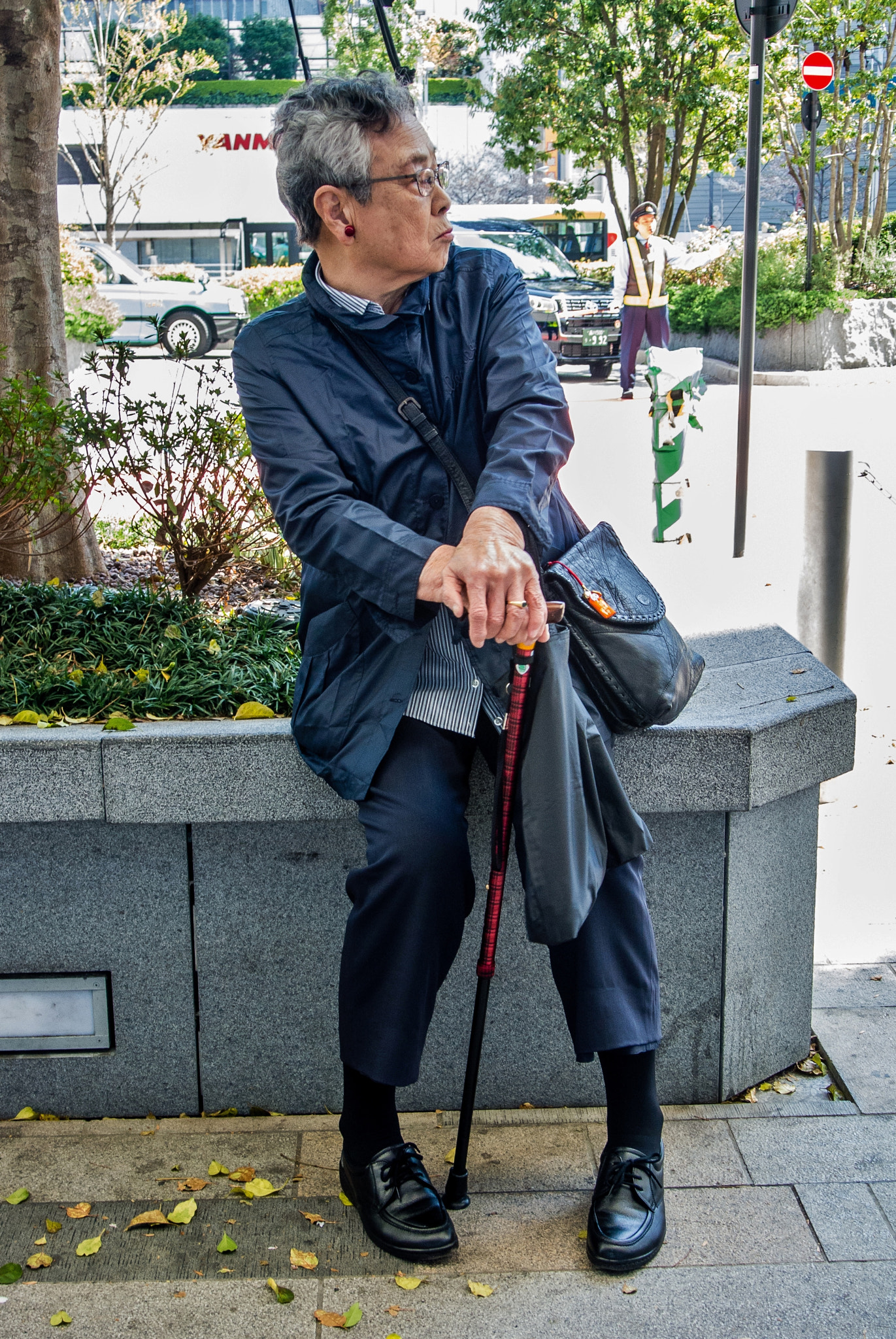 Nikon 1 V1 sample photo. A man looking far away photography