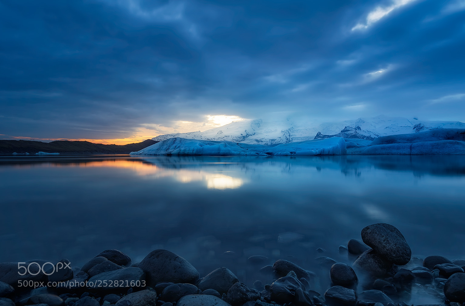 Canon EOS 5D Mark IV sample photo. Jorkursarlon sunset photography