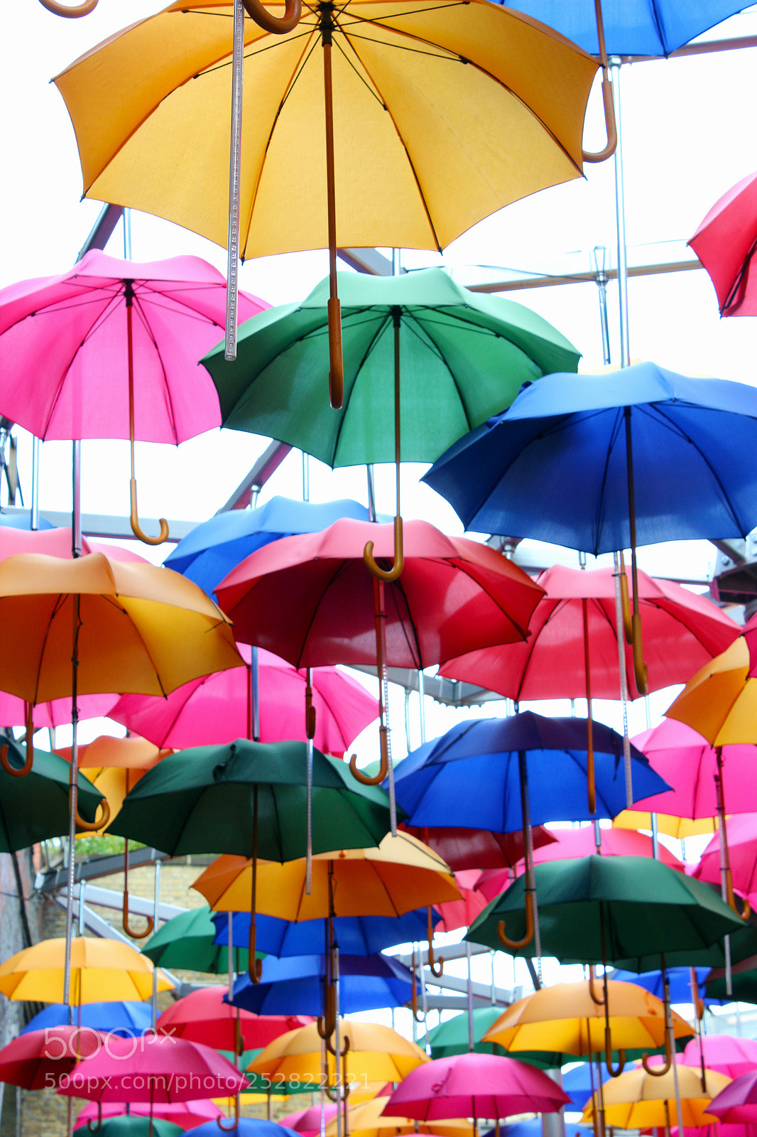 Canon EOS 600D (Rebel EOS T3i / EOS Kiss X5) sample photo. Umbrellas london photography