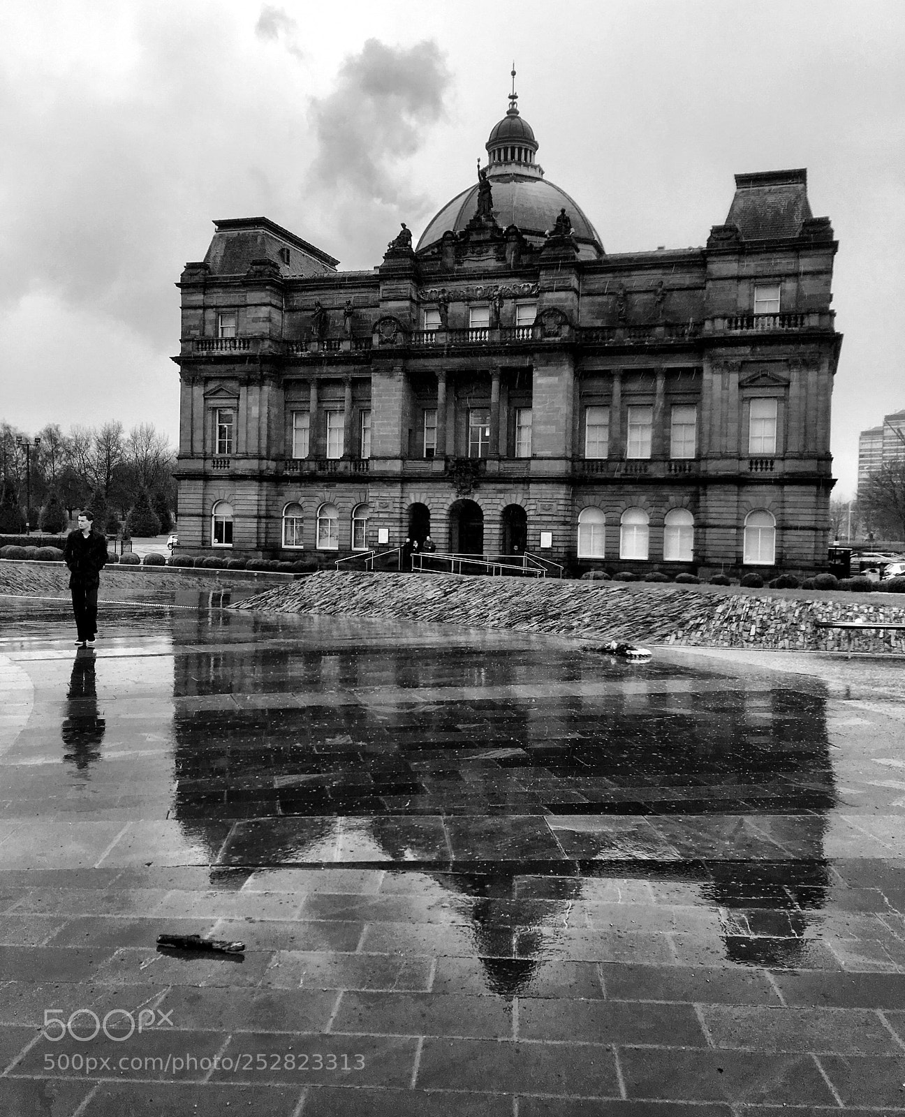 Apple iPhone SE sample photo. The people’s palace photography
