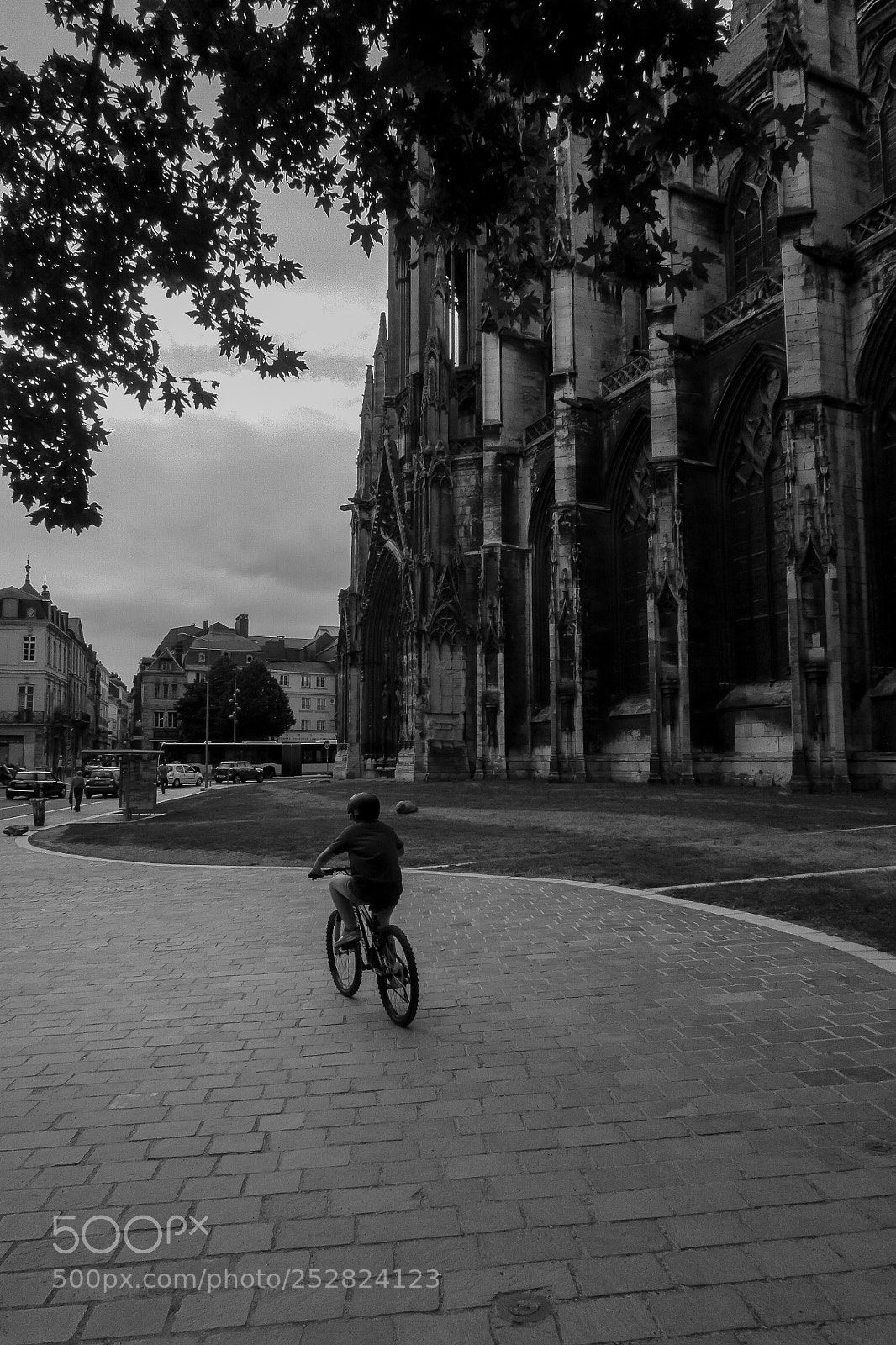 Canon PowerShot G7 X sample photo. Child cycling in rouen photography